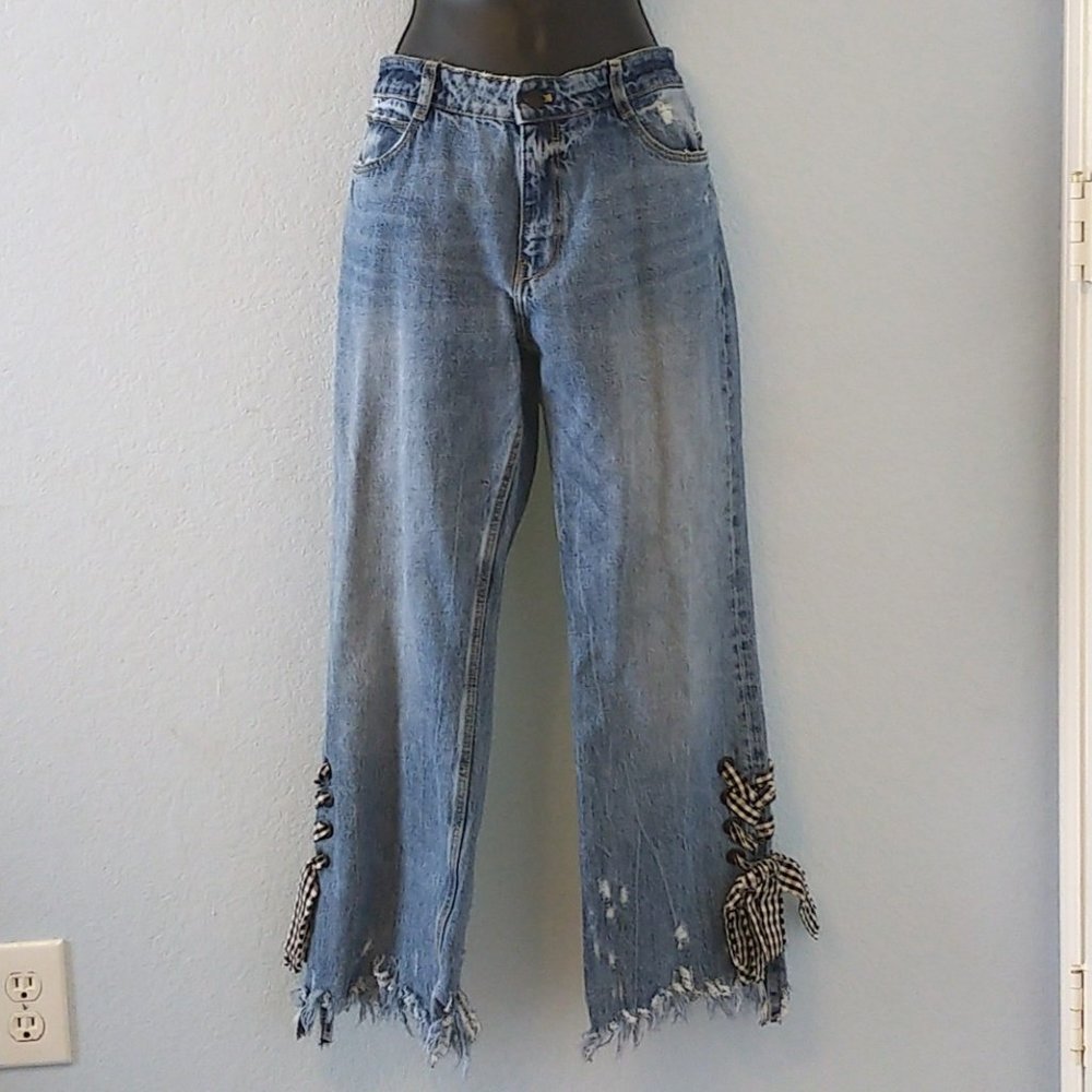 Women's Cropped Distressed Jeans (Size 10)